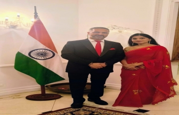 El Embajador Abhishek Singh y su esposa ofrecieron una recepcion de despedida para Embajadores, miembros del cuerpo diplomatico y amigos de la India. El Embajador Singh les agradecio su cooperacion durante su mandato en Caracas.